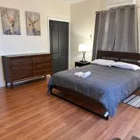 Great! Private NYC Room in Sunnyside，位于Haberman的酒店