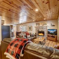 Come Snuggle Up at Cozy Bear Cabin，位于南太浩湖Lake Tahoe - TVL附近的酒店