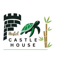 Hostel Castle House，位于托尔图格罗Barra del Colorado Airport - BCL附近的酒店