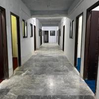 KANJWANI GROUP OF HOSTEL's，位于费萨拉巴德Faisalabad International Airport - LYP附近的酒店