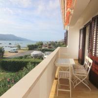 By the sea apartment，位于帕格的酒店