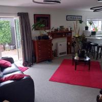 Coastal Retreat in Wellington - Perfect for Quick Stays，位于惠灵顿惠灵顿机场 - WLG附近的酒店