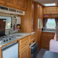 Camper Nuit Genève Aéroport，位于日内瓦日内瓦国际机场 - GVA附近的酒店