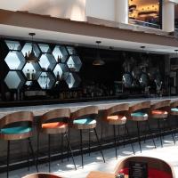 Jake's 58 Casino Hotel - Adults Only，位于艾兰迪尔Long Island MacArthur Airport - ISP附近的酒店