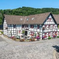Garni Hotel im Fachwerkhof，位于锡默拉特的酒店