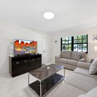 East Beach Apart By Pmi Unit 2，位于达尼亚滩劳德代尔堡-好莱坞国际机场 - FLL附近的酒店