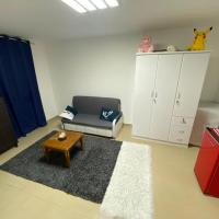 Simple studio in Abu Dhabi，位于阿布扎比阿布扎比机场 - AZI附近的酒店
