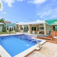 Villa Alida Nagua Pool Beach Dailymaid & Bbq，位于Matancita萨马纳埃尔凯特国际机场 - AZS附近的酒店