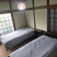 貸切ゲストハウス スポパー徒歩10分 Guesthouse near sports park，位于鸣门市德岛机场 - TKS附近的酒店