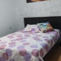 Departamento de estreno，位于曼塔埃洛伊·阿尔法罗国际机场 - MEC附近的酒店