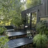ToTu Tiny House Sauna & wanna ogrodowa，位于Dobiesz的酒店
