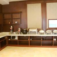 Green Tree Inn Urumqi San'gong Metro Station Exit，位于乌鲁木齐乌鲁木齐地窝堡机场 - URC附近的酒店