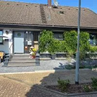 Bed & Breakfast Ravelin,位于雷斯的酒店