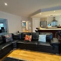 Coastal Retreat - Secret Harbour，位于Secret Harbour的酒店