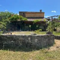 La Bannette - Chambres et table d'hôtes，位于Thoard的酒店