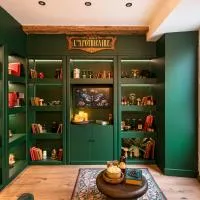 La Maison de l'Apothicaire - Un refuge enchanté avec balnéo en hyper-centre,位于Crémieu的酒店