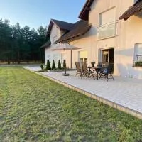 Lasy Jeziora, Cisza i Spokój, Grzybki i Rybki, Dom 180m2 w Swornegacie nad jeziorem Karsińskim，位于斯沃尔纳加西耶的酒店