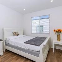 Cozy Private Room w Shared Bathroom，位于尔湾约翰·韦恩机场 - SNA附近的酒店