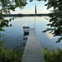 Restful Retreat on the Lake - Natural and Peaceful，位于Battle Lake的酒店