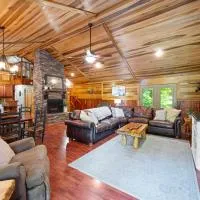 Kentucky Lake Retreat，位于Dover的酒店