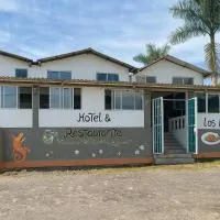 Hotel los Lanceros，位于Violetas的酒店