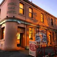 Royal Oak Hotel,位于巴拉腊特的酒店