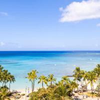 NEW Oceanfront Luxury at Waikiki Beach Tower，位于檀香山的酒店