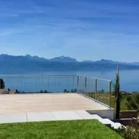 Ravissant appartement vue lac Lutry Lausanne avec terrasse，位于吕特里的酒店