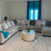 Tropical Palm Townhouse，位于拿骚的酒店