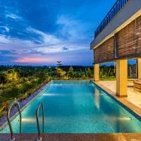 StayVista at Evaarah with Bonfire, Pool，位于海得拉巴的酒店