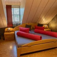 Privatzimmer mit Gemeinschaftsbad - Zur Fliegerbank in der Rhön，位于Burkardroth的酒店