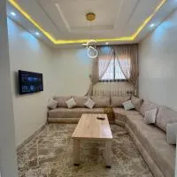 Spacious 2-Bedroom Apartment Near City Center，位于Tagadirt的酒店