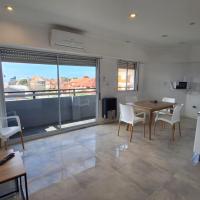 Departamento 3 ambientes a 3 cuadras de la playa con parrilla，位于马德普拉塔的酒店