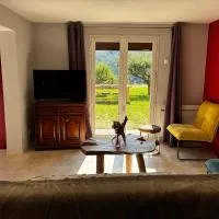 Joli appartement avec superbe extérieur，位于若西耶的酒店