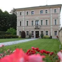 Hotel Villa Maternini，位于Vazzola的酒店