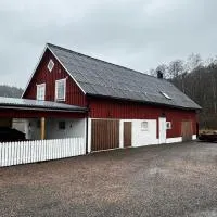 Viskadalens Gårdshus，位于Veddige的酒店