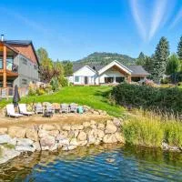Baby Birch Banks Guest House on Lake Pend Oreille，位于Sagle的酒店