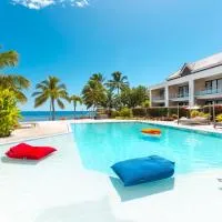 Cook's Bay Hotel & Suites，位于Paopao的酒店