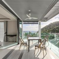 Spectacular two bed penthouse amazing sea views，位于芭东海滩的酒店