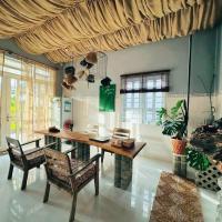 Entire Garden House in Con Dao ! 3BR & 4WC ! Private Yard with Washer & Dryer，位于昆岛的酒店