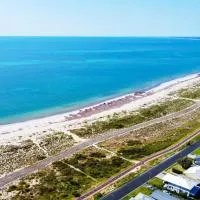 Marine Holiday Home - Geographe，位于Geographe的酒店