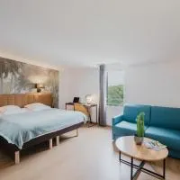 Hôtel Amaya，位于Ambarès-et-Lagrave的酒店