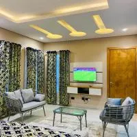 GRACE LODGE LEKKI Phase 1，位于Araromi的酒店