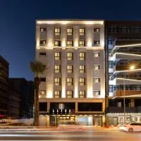 Alves Hotel，位于Konak的酒店