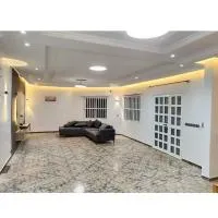 AMIVI Plaza ADIDOADIN，位于洛美的酒店