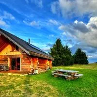 Feel Timber House，位于Moux-en-Morvan的酒店
