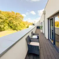 ImmoStay #3 - Penthouse mit zwei Balkonen & Seeblick, Parking & WiFi，位于不莱梅的酒店