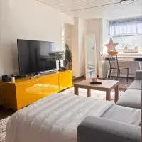 The Little Nest Borås, Cozy Apartment with Parking，位于布罗斯的酒店