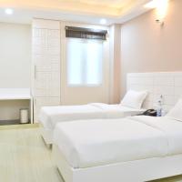 Hotel Tara Palace Redfort，位于新德里Dariyaganj的酒店