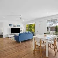 2 Bedroom Ground Level Villa in Tropical 4* Resort，位于努萨维尔的酒店